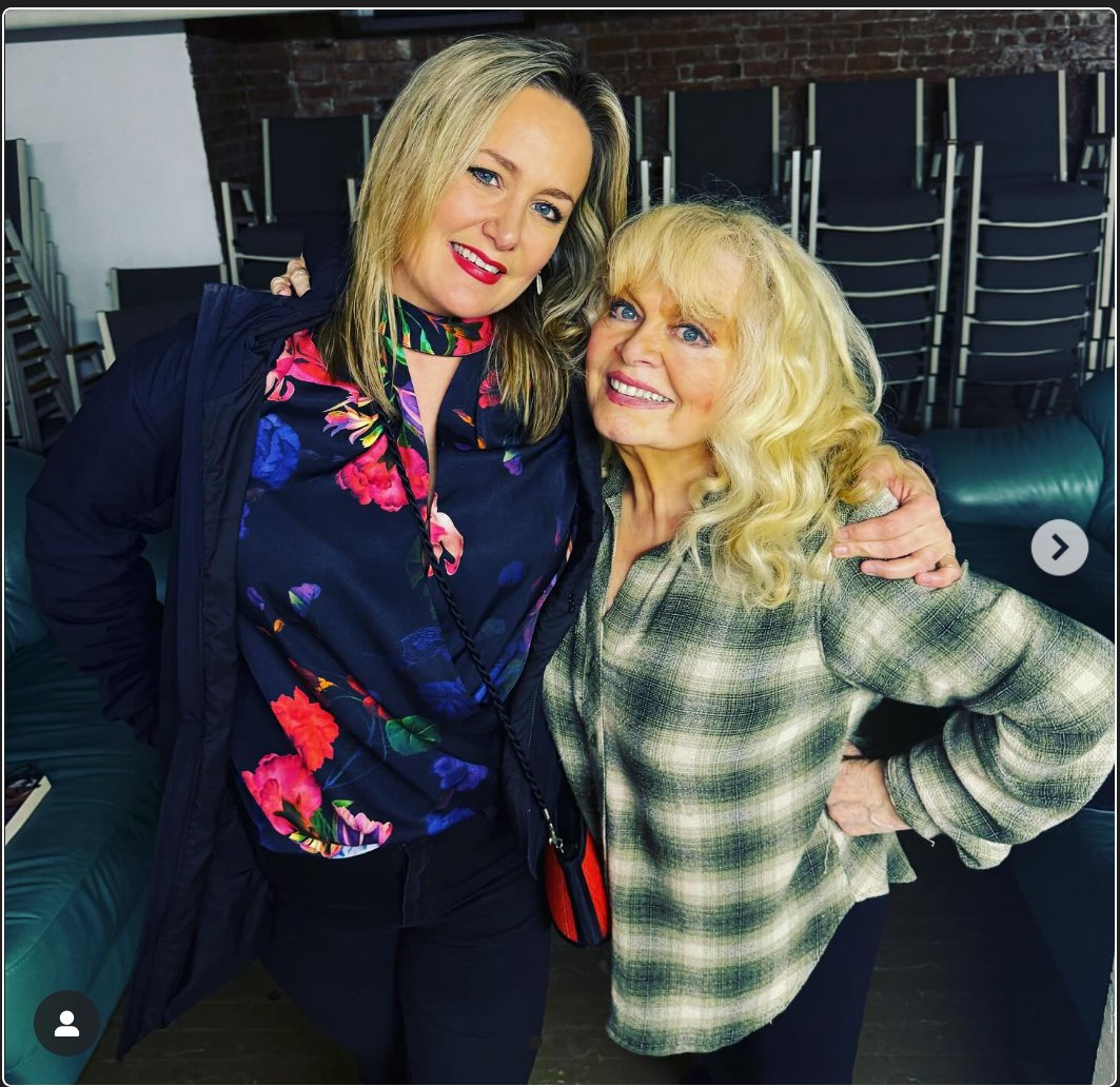 #SallyStruthers has surfaced and OMG she looks fucking fantastic!