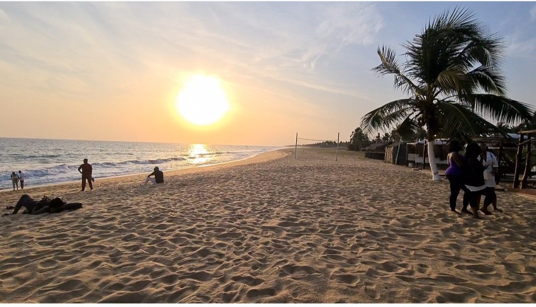 CnKIGIRA's tweet photo. 16.12.2023, #Cotonou #Bénin le temps passe vite. Merci de l'occasion d'associer avec les petites &amp; moyennes entreprises #PME  qui constituent 90% du secteur industriel au #Bénin Joyeux Noël 🎄 &amp; à très bientôt ! Vive la coopération @gouvbenin @Adepme 🇧🇯  🇩🇪  @giz_gmbh #SME #TVET https://t.co/6mx8mF578G