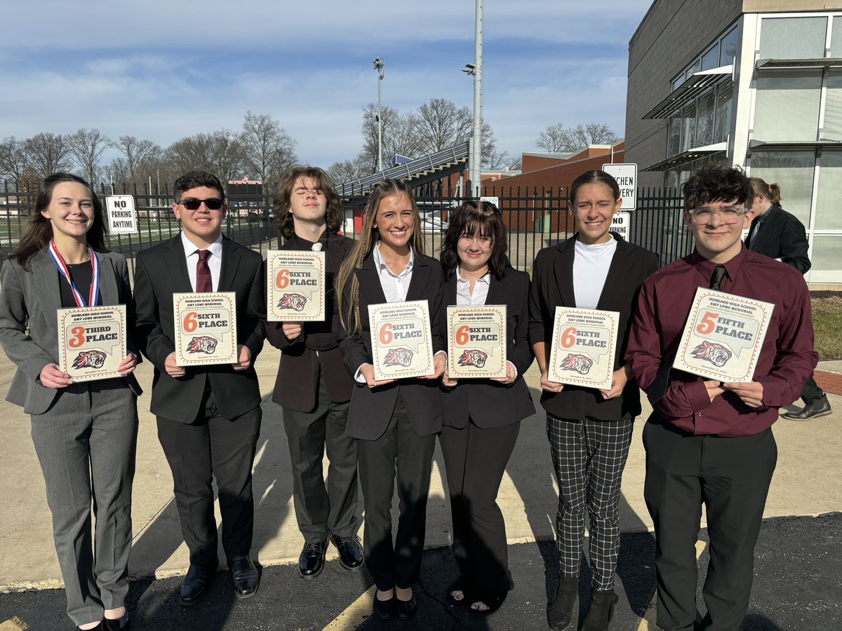 NHSpeech's tweet image. Congrats to the following team members who placed at the Howland Tournament. Avah Rodgers 3rd DI, Brian Jones 6th IX, Cade Zimmerschied 6th Info, Sierra Ryan/Dawn Hickman 6th Duo, Isabella Wheeler 6th HI, Abraham Agler 5th Dec. The team finished 6th overall. Great Job