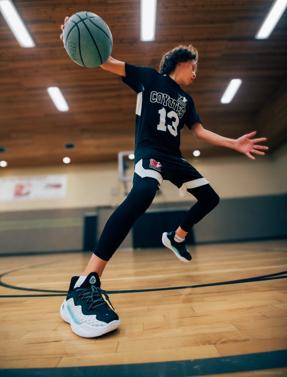RobMoses's tweet photo. Curry 11 'Future Curry' basketball shoes are good! https://t.co/KfYK9j0XpI @UnderArmour #photography https://t.co/VY8SA767qv