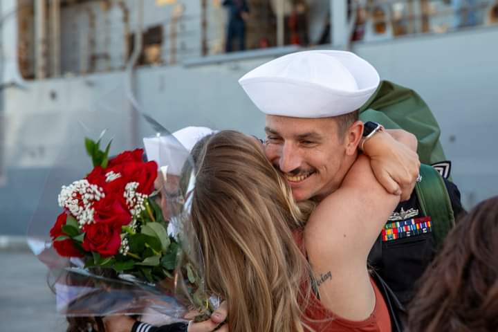 Welcome home. 💝 ⚓ 🤗 NAVAL BASE SAN DIEGO (Dec. 14, 2023) Fire Controlman 1st Class Thomas Vaglivielo, from Kearny, Arizona, greets his family after coming ashore as the Harpers Ferry-class dock landing ship USS Pearl Harbor (LSD 52) returns to Naval Base San Diego, Dec. 14/23