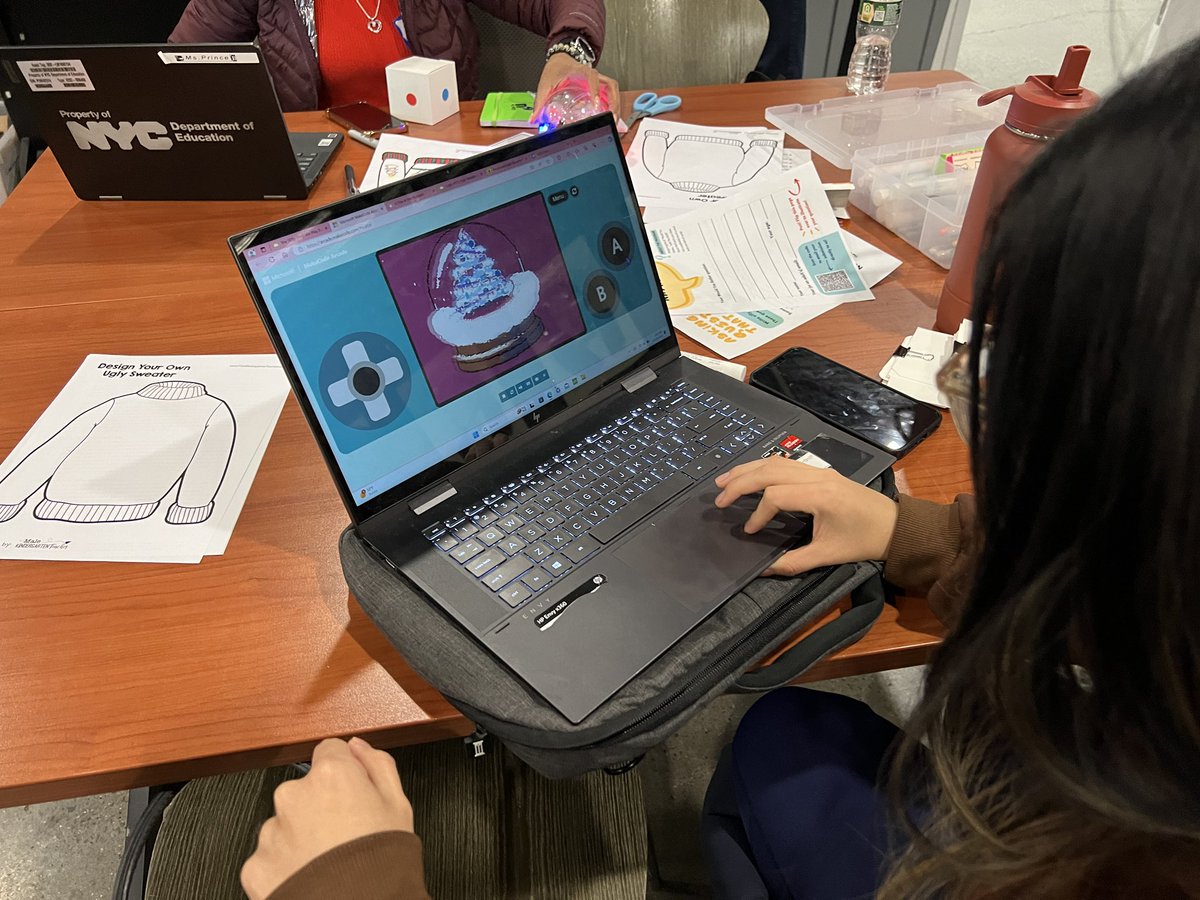 learningdrive's tweet image. Thank you @cusummerstem for hosting #SEPjrNYC Professional Learning around play based learning and game design.  Thank you teachers! Thank you @TheGiantRoom and @LEGO_Education @CSforAllNYC @NYCSchools @MSMakeCode @csta_nyc @NYSCATE