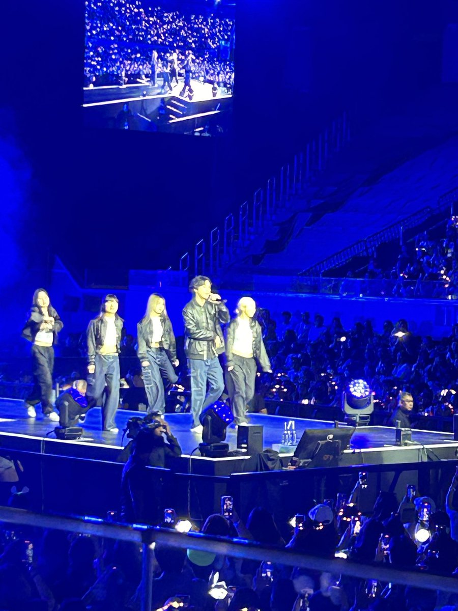 msshaynearra's tweet photo. #PENSHOPEExCHANYEOLinMNL #PENSHOPPExCHANYEOL https://t.co/SP3KgJUcNS