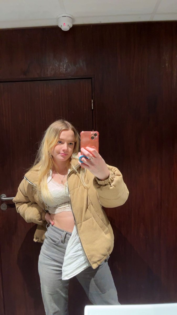 Kraysay's tweet image. 21🎊🎈