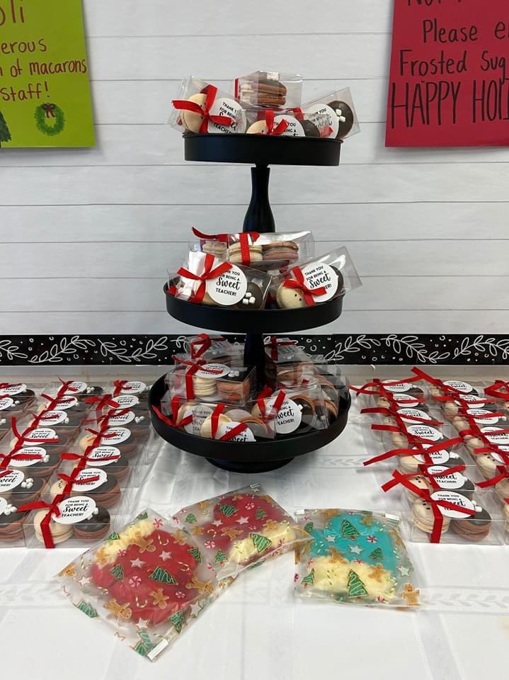 Thanks Farmer PTA for the delicious Macarons! ⛄️🎅🏻🎄
We look forward to the PTA Sunshine treat each month! #growinggreatness