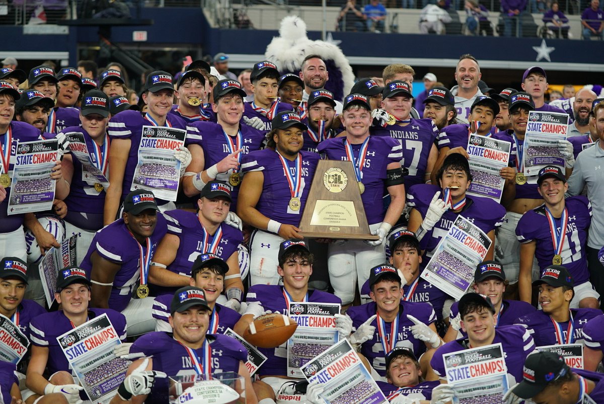 STATUS UNLOCKED: PNG ends State Title-drought against South Oak Cliff; Photo Gallery🏈🏆 PNG made history against South Oak Cliff. Coach Jeff Joseph and co. broke a nearly 5-decade long drought, winning the state title for the first time since 1975! READ:vype.com/Texas/SETX/sta…