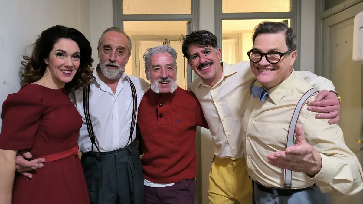 Que grandes <a href="/labarrantes/">Carmen Barrantes</a> @gonzalo_decastro <a href="/pemarisanchez/">Pedro Mari Sánchez</a> y <a href="/josebustos/">Jose Bustos Montoya</a> en #yloqueelvientosellevó en @ElPavonTeatro
Comedia inteligente, relojería pura, precisión y oficio. @josetroncososegura 
 Hasta el 7 de enero #teatro #amigos #compañeros #cultura