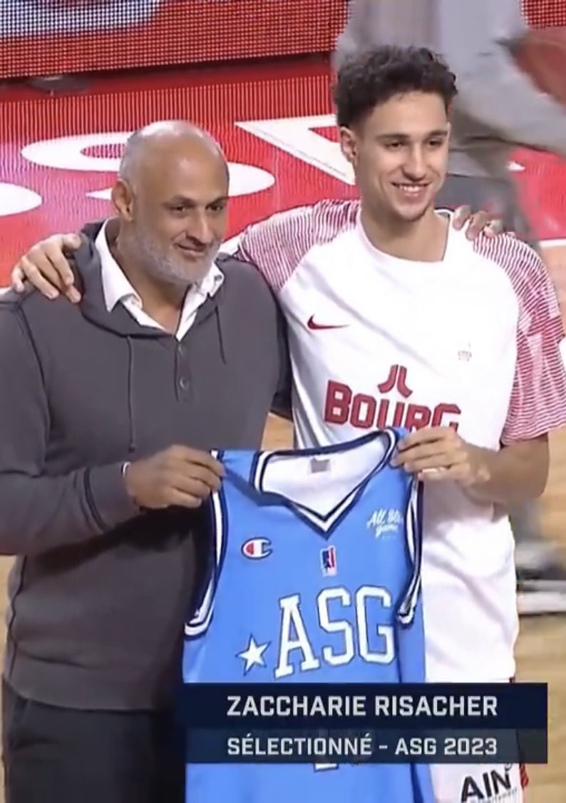 Imagine tu donnes un maillot de All-Star à ton fils 🥹⭐️ @ADABloisBasket @JLBourgBasket