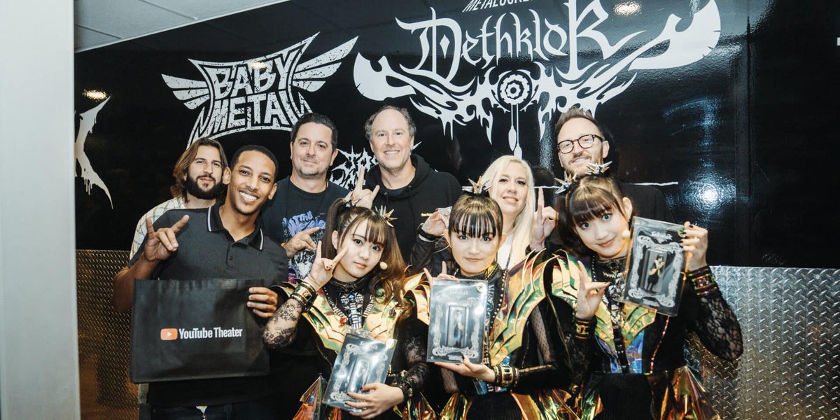 YouTube Theater executives gifted BABYMETAL custom action figures of themselves.
venuesnow.com/vn-photo-galle…