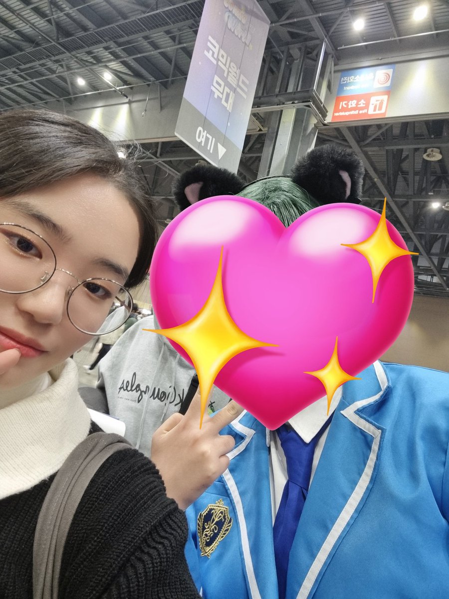 ji_mu03's tweet photo. 칭구랑 돌아다녓서여
혹시몰라 얼굴은 가리구.... https://t.co/AI2svmg26o