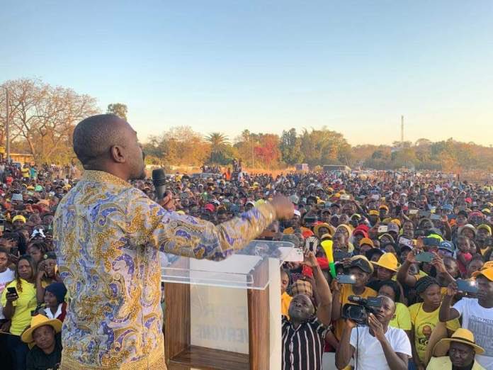#FreeDharaB (@chofamba) on Twitter photo My simple suggestion to President <a href="/nelsonchamisa/">nelson chamisa</a> to solve the problem of differences with his leadership colleagues within CCC:
All indications suggest that, for reasons that he has given much thought to, NC no longer needs any of the top leaders from the MDC era around him. He My simple suggestion to President <a href="/nelsonchamisa/">nelson chamisa</a> to solve the problem of differences with his leadership colleagues within CCC:
All indications suggest that, for reasons that he has given much thought to, NC no longer needs any of the top leaders from the MDC era around him. He