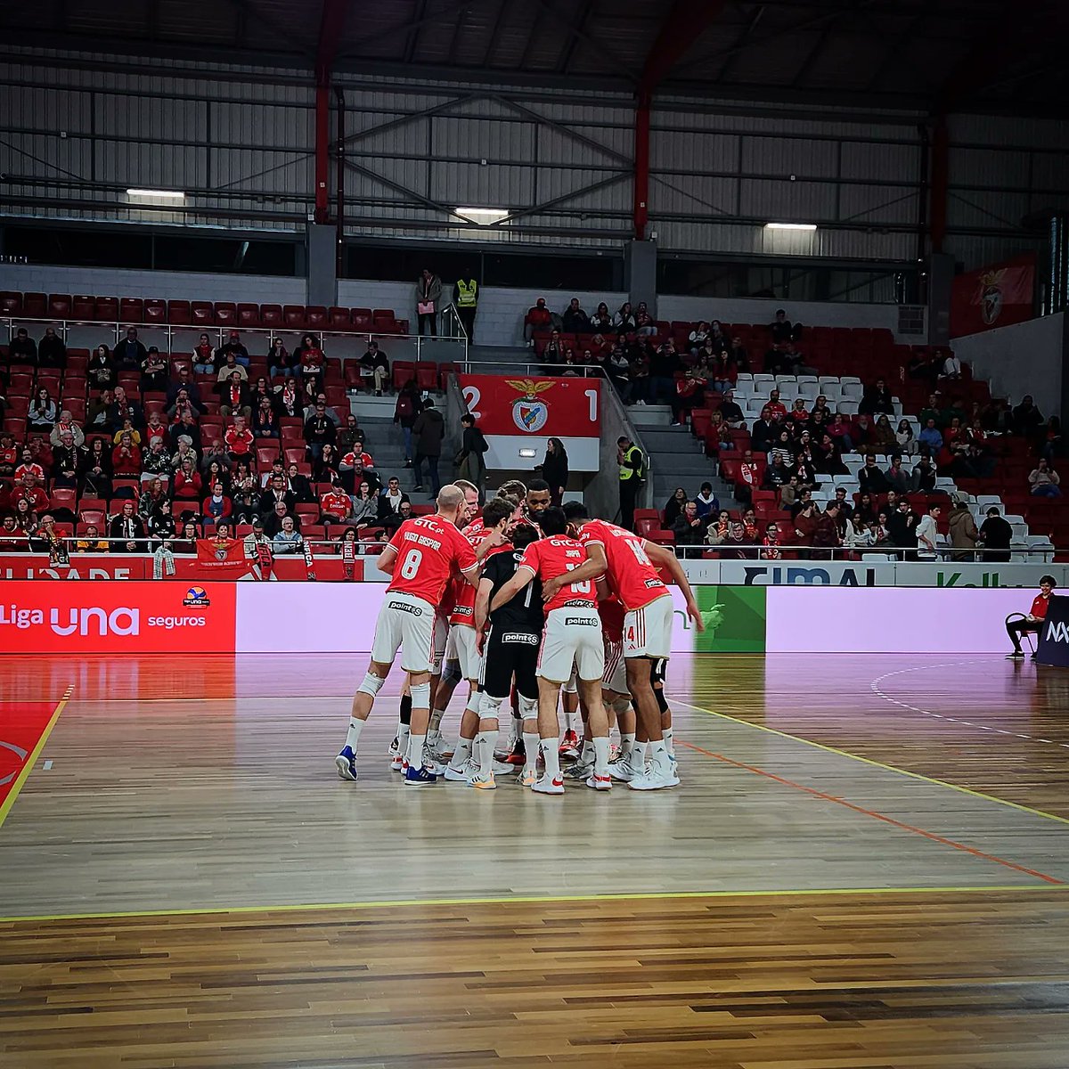 🔛🦅

#EPluribusUnum 
#VóleiBenfica