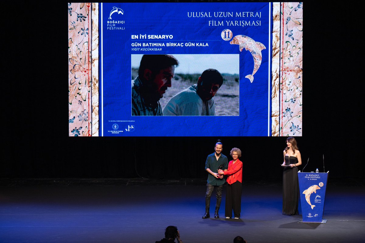 🎬 11. Boğaziçi Film Festivali'nde Ulusal Uzun Metraj Film Yarışması En İyi Senaryo Ödülü'nün sahibi 'Gün Batımına Birkaç Gün Kala' filmiyle Yiğit Küçükkibar oldu! 🏆 #BoğaziçiFF🐬 #BFF2023🐬