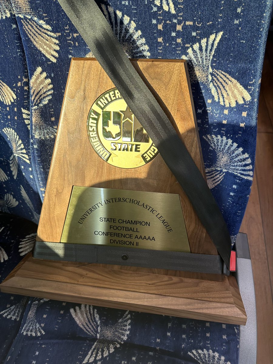 Matt McDaniel (@coachmcdaniel2) on Twitter photo Incredible way to finish off the year! I’m still in shock. Our homegrown kids from PNG play so hard and play for each other. It’s fun to coach kids like that! And another great crowd. It truly is a special community. <a href="/PNGIndians/">PNG Indians</a> <a href="/PNGHSFootball/">PNG Indians</a>
#Scalpem
#puttheballdown Incredible way to finish off the year! I’m still in shock. Our homegrown kids from PNG play so hard and play for each other. It’s fun to coach kids like that! And another great crowd. It truly is a special community. <a href="/PNGIndians/">PNG Indians</a> <a href="/PNGHSFootball/">PNG Indians</a>
#Scalpem
#puttheballdown