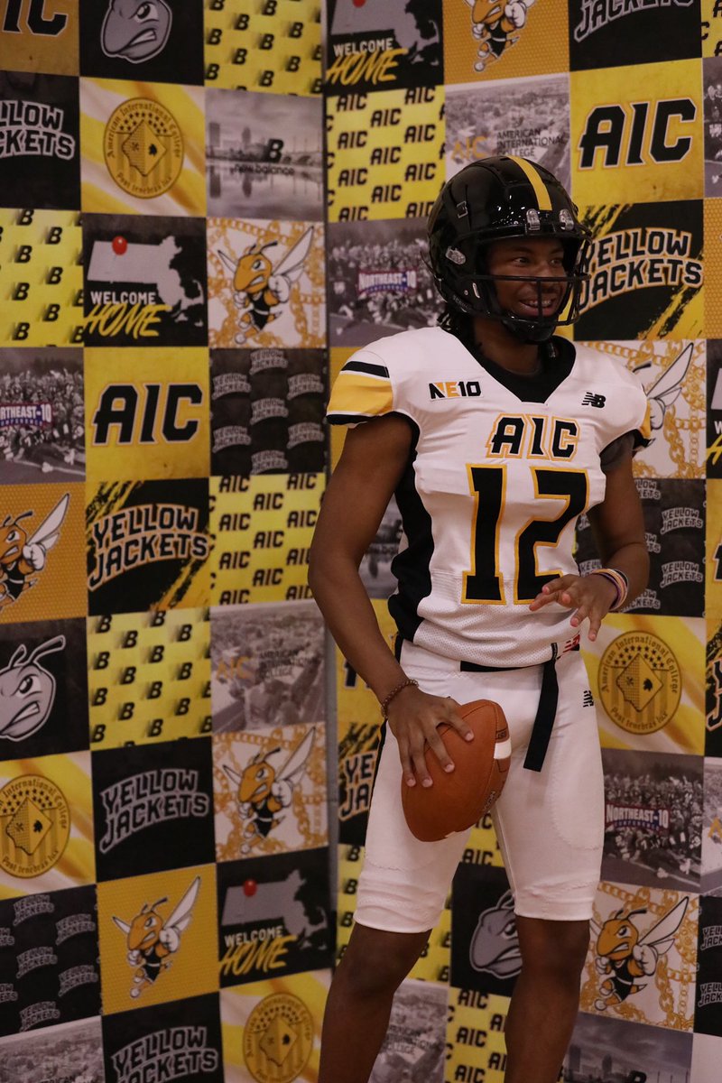 jarin2_3's tweet photo. Had a great time on my official visit to @AICFootball , and blessed to receive an official offer! https://t.co/OSwfgOMjEE