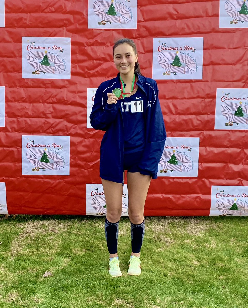 Junior Bridget Yu takes home 🥉in the Girls 1000m! #GoHawks <a href="/CLS_Hawks/">Charlotte Latin Athletics</a> <a href="/CLS_Hawks_XC/">Charlotte Latin Cross Country</a>