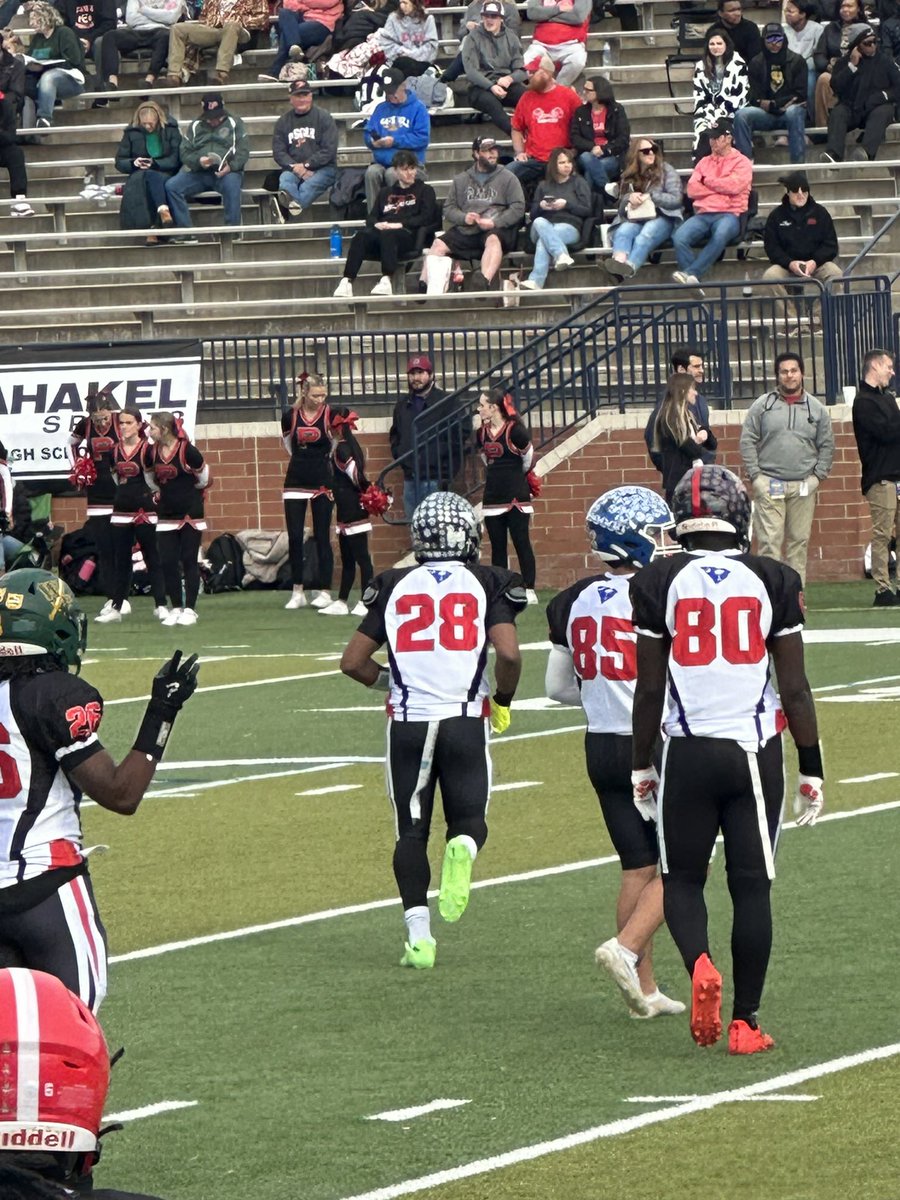 Debo_Him's tweet photo. Boomm💥💥‼️. GREAT TEAM WIN TONIGHT 24-0. Here’s a clip from today’s game. I am blessed to compete against the best of the best of North Carolina. I had a blast and it is truly a honor to be apart of shrine bowl and its legacy!!!! https://t.co/CxxkpUceIM