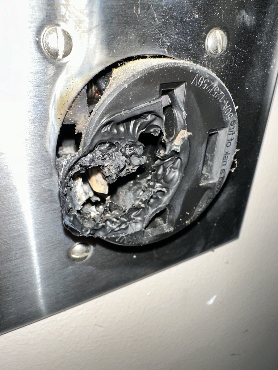 I think my <a href="/ChargePointnet/">ChargePoint</a> just tried to burn my house down. Has this happened to anyone else?