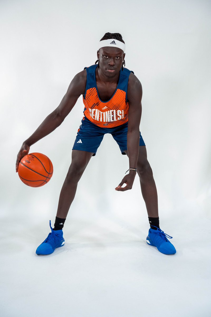 Moved to 8-4 (5-0 NEPSAC AA) on the season with an 81-62 win over the Master’s School at the Saint Andrew’s Holiday season. Kur Teng with 23 first half points. Antonio Pemberton with 14 points and Owen Crowley with 11 points to lead the way.
