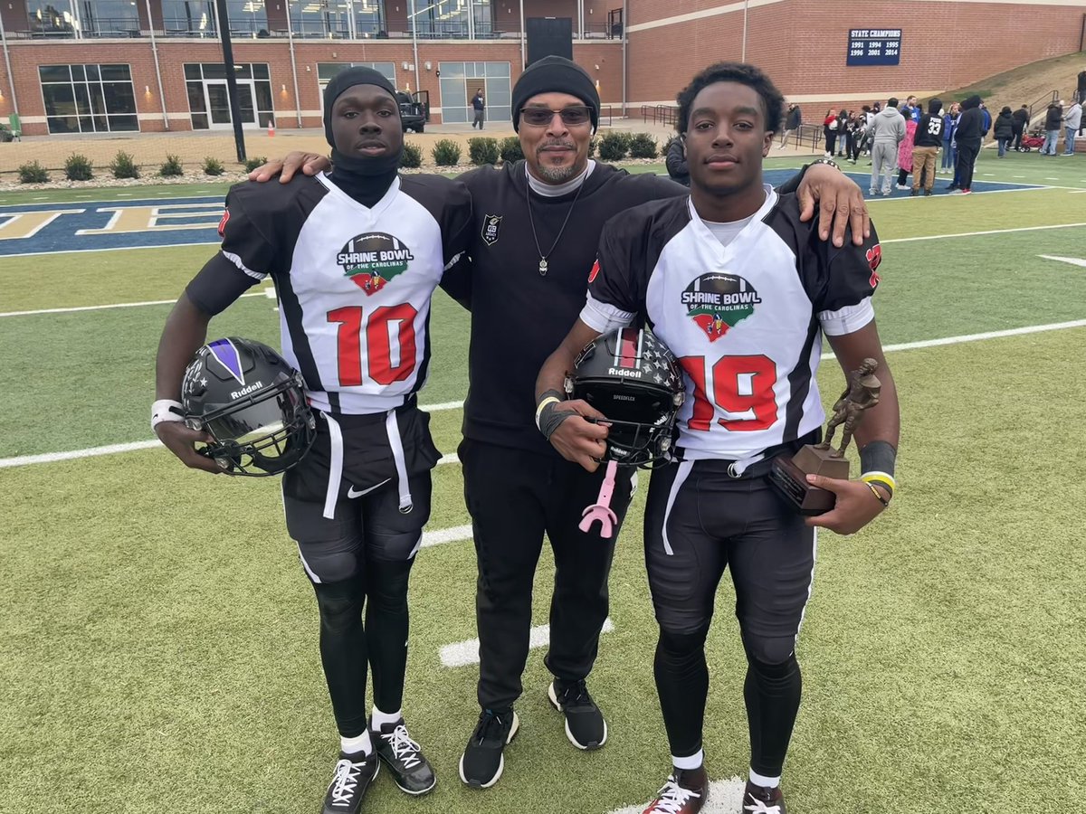 Congratulations to @ShrineBowlNCSC QB trainees @JavionMartin11 (CRESTWOOD) & @MattWilsonn2 (ROCK HILL) on securing the W for South Carolina 24-0. Great job young men 🔥👊🏽🏈💫💯✔️#rreliteqbacademy #eptfootballacademy #theqblegacy #RELAX&RELEASE @MySportsCulture @scbridgebuilder