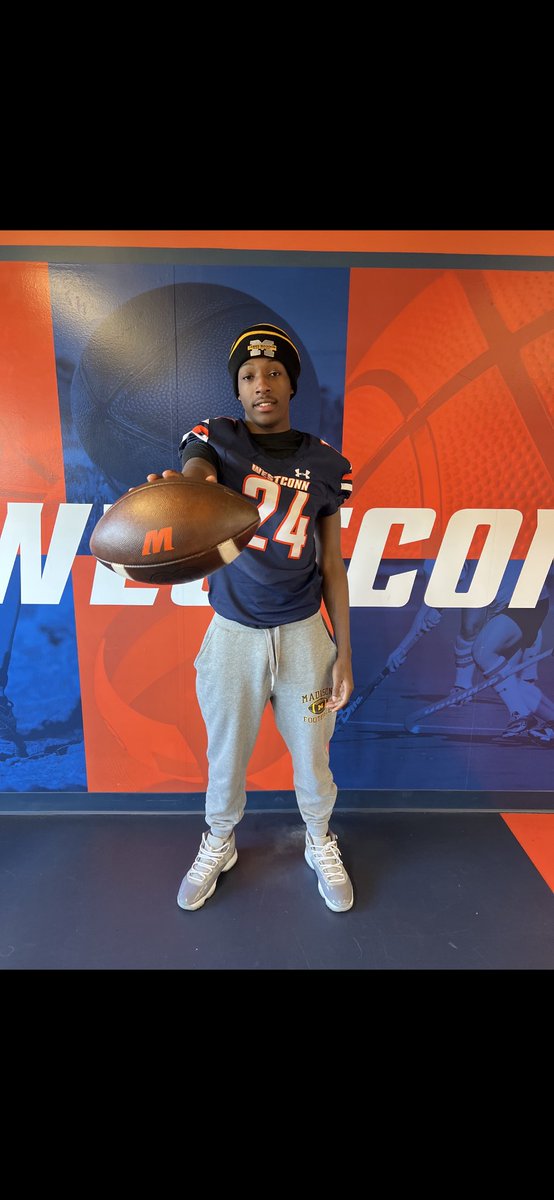 emeraldsmart11's tweet photo. Thanks to @WestConnFB ,@CoachCirino21 ,@Coach_Nu27 for a great visit looking forward to completing the next steps!! Go wolves!! https://t.co/5bGHs2zdUi
