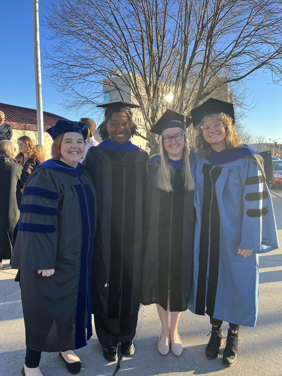 @MINDLabVTC and I hooded our fist PhD grads! Congratulations Jasmine and Amber! @VT_TBMH @FralinBiomed
