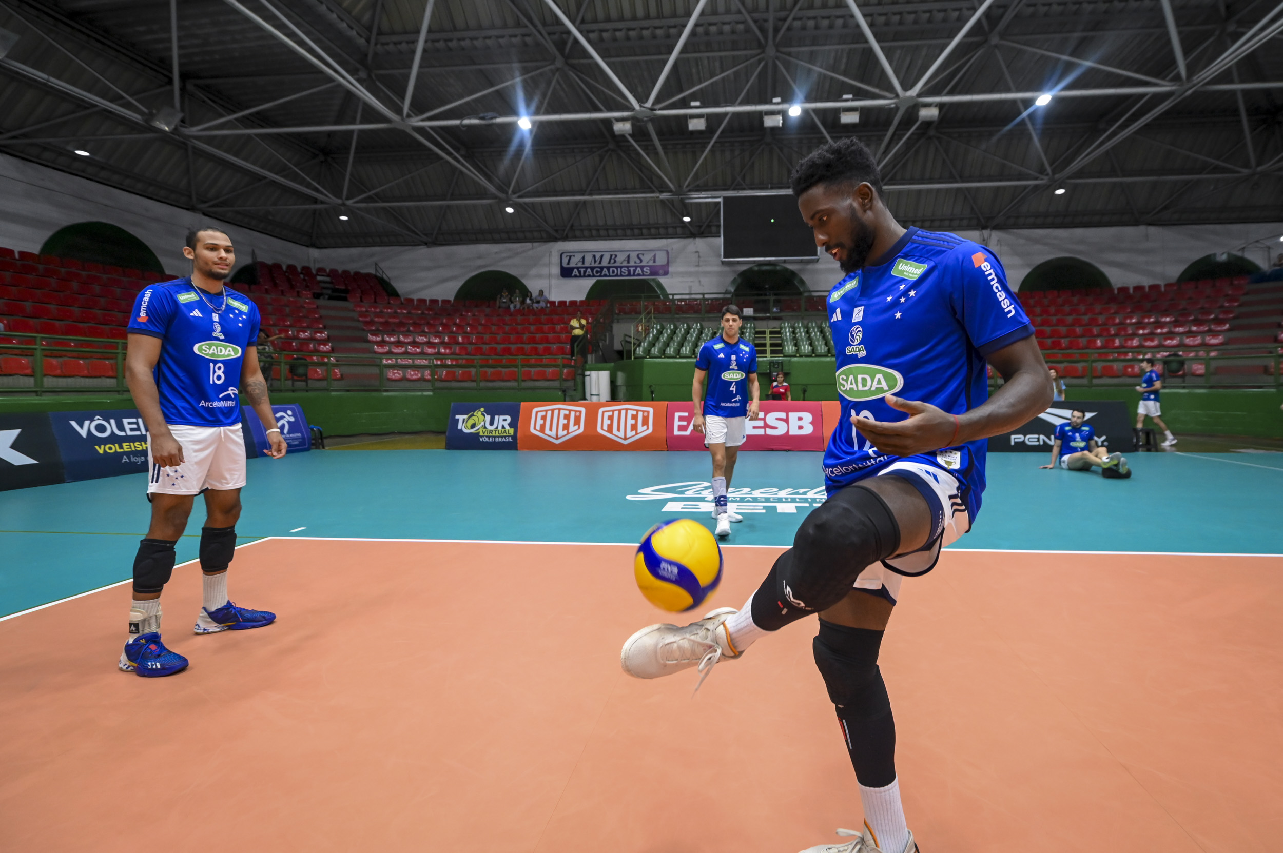 JÁ SABE O QUE FAZER, NÉ? Salve aí a - Sada Cruzeiro Vôlei