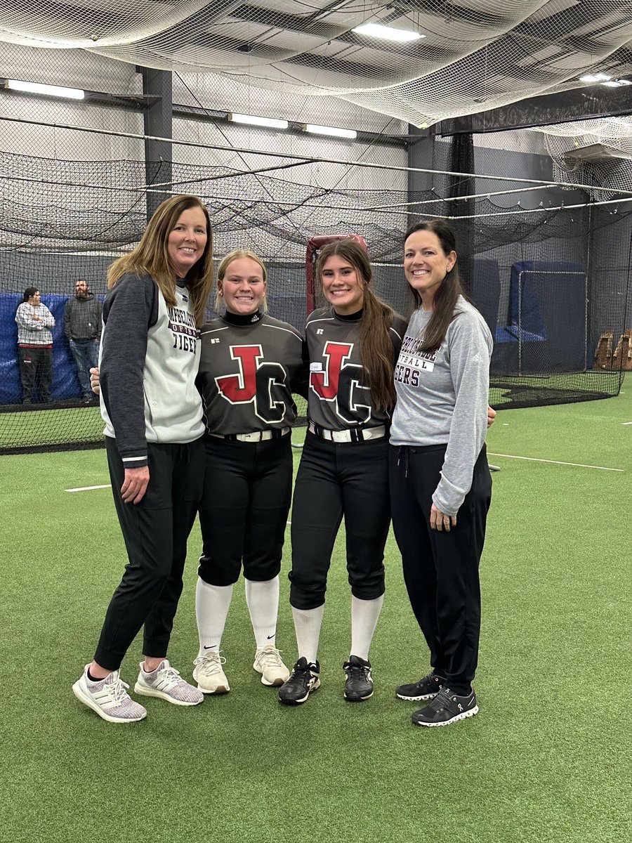 Kora Kilgore (@korakilgore) on Twitter photo Great pitching camp at <a href="/CVilleLTS/">LadyTigerSoftball</a> today! Thanks to the coaches and players that put this camp on. Also shout out to <a href="/BrynaPelham/">Bryna Pelham 2025</a> for waking up early this morning to come catch me!
<a href="/swathen_LTS/">Shannon Wathen</a> Great pitching camp at <a href="/CVilleLTS/">LadyTigerSoftball</a> today! Thanks to the coaches and players that put this camp on. Also shout out to <a href="/BrynaPelham/">Bryna Pelham 2025</a> for waking up early this morning to come catch me!
<a href="/swathen_LTS/">Shannon Wathen</a>