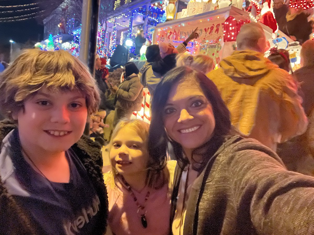 DanaleePotter's tweet photo. 34th Street Lights #lovebaltimore https://t.co/qnkBymRCWH