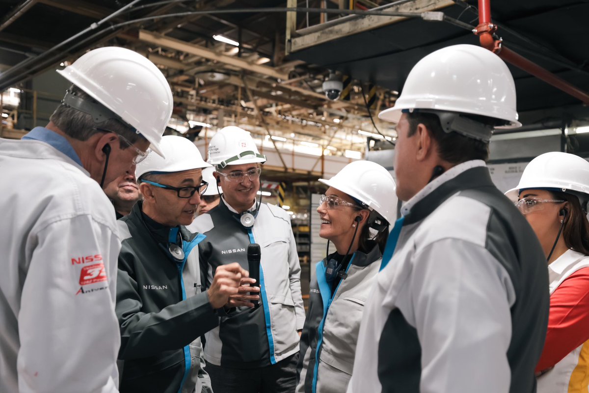 Gracias a los directivos de Nissan por permitirnos visitar la planta de producción de vehículos en Aguascalientes. Hablamos de procesos, de medio ambiente, de autos eléctricos y de lo importante de la industria automotriz en México.