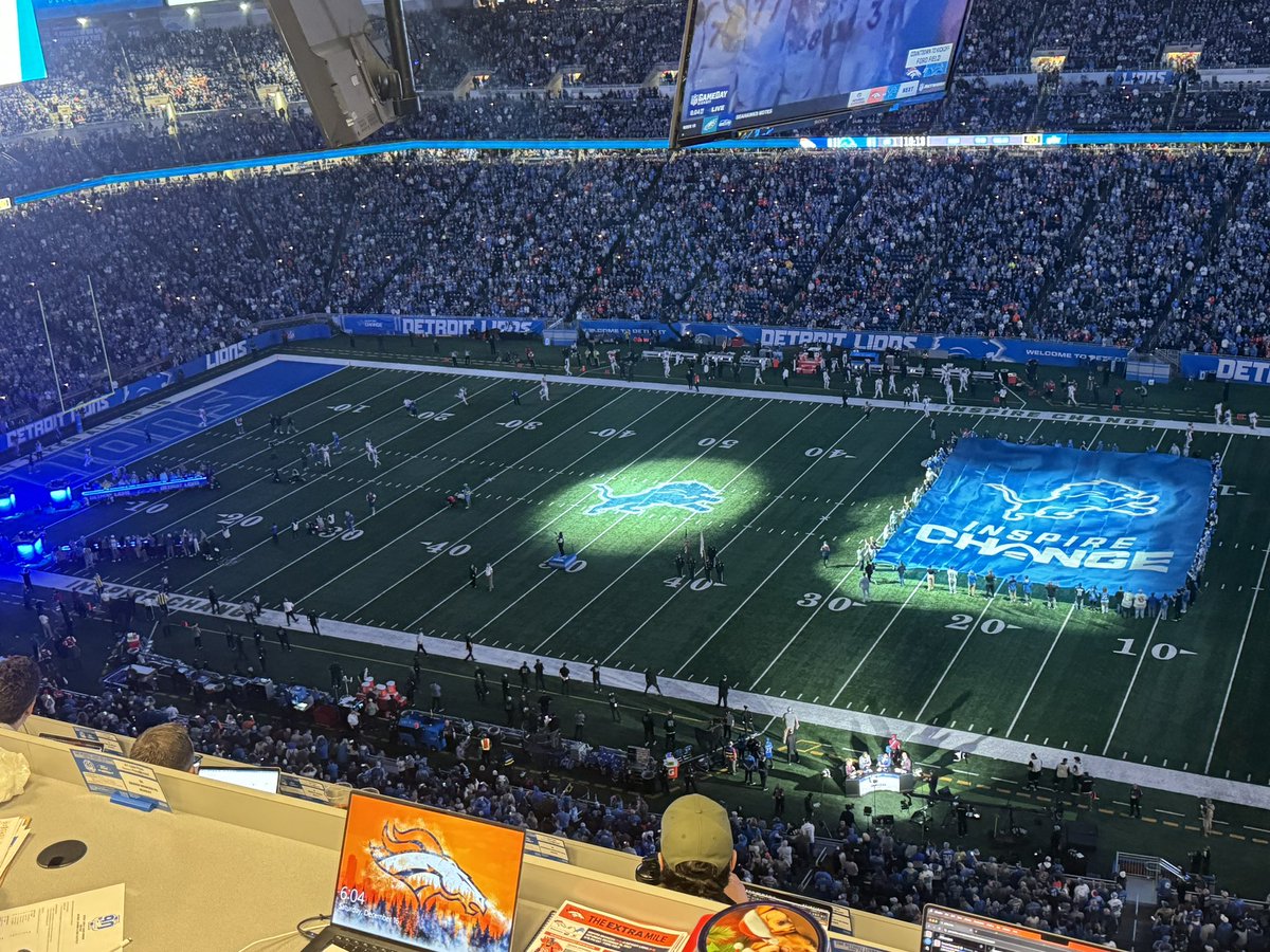 DanLeachDTM's tweet photo. The #DTMPREDICTIONSASQUATCH selection has the Lions 🦁 getting back on track in what should be a high scoring , super fun affair 31-21 over #BroncosCountry with another huge game for Sam LaPorta & Goff doesn’t turn it over in a bounce back game for him
What say you…
#OnePride https://t.co/lEsTqhLBQy