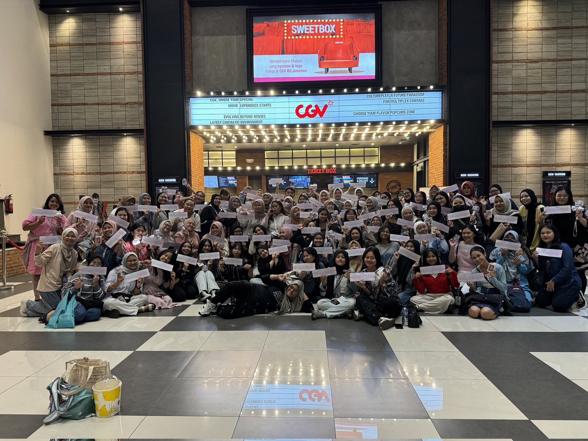 carat_surabaya's tweet photo. Halo, Carat-deul! Terima kasih atas antusiasmenya kemarin malam! 🥺 Dokumentasi dari project kemarin dapat diakses  melalui link di bawah ini, ya 🥰
💌 https://t.co/nQLVAf57FA https://t.co/OFWvUk943C