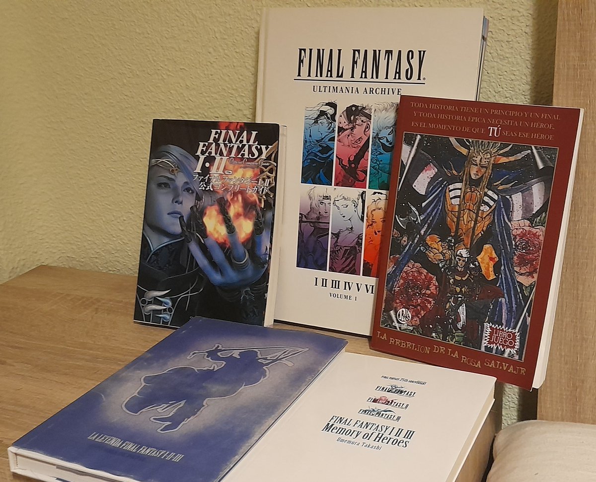 Jesus_TWCR's tweet photo. Hoy es el 35 aniversario de un juego marcado en mi corazon, mi #FinalFantasyII. Un juego que disfruto como un niño pequeño, que me hace sentir como en casa, aqui un poco de mi coleccion de #FF2 ❤️ #FF2_35th_anniversary
#FF2_35周年
#FF2_35th #FF2 #Firion https://t.co/HFblcvUbVB