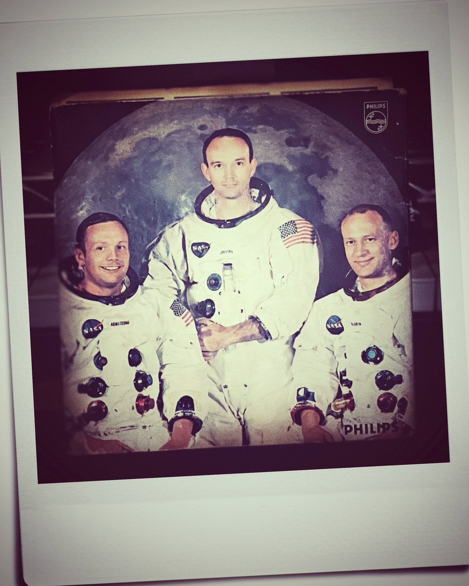 BCO31857217's tweet image. 。

That&apos;s one small step for [a] man, one giant leap for mankind
（Wikipedia）
#ApolloProgram
#アポロ計画
#非売品
#ManOnTheMoon 
#人類ついに月に立つアポロ11号からのメッセージ 
#EP版 
#アナログレコード 
#コレクション