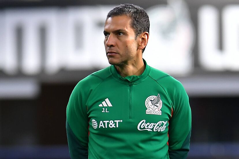 El balance total de Jaime Lozano con México 🇲🇽 en 2023 (incluyendo interinato y nombramiento definitivo) 🔍: ⚽️13 juegos dirigidos, 7 triunfos, 3 empates y 3 derrotas ⚽️26 goles a favor y 14 goles en contra