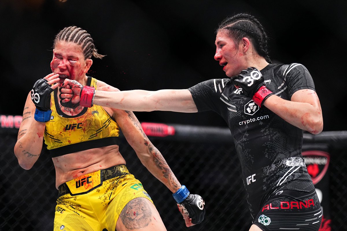 WHAT A FIGHT.  👏
Congrats on the win. @IreneAldana_
#UFC296