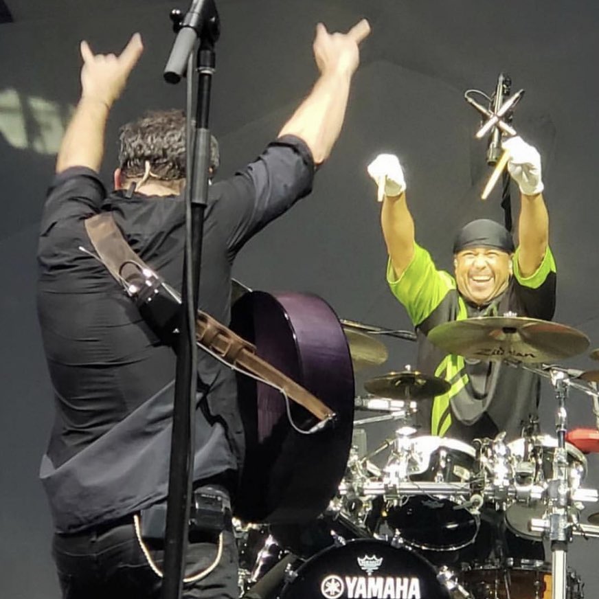 🤘🤘

📷 angelaoutdoors(ig)

#carterbeauford #dmb #davematthewsband #davematthews #dmbgorgecrew #dmbgc #gorgecrew