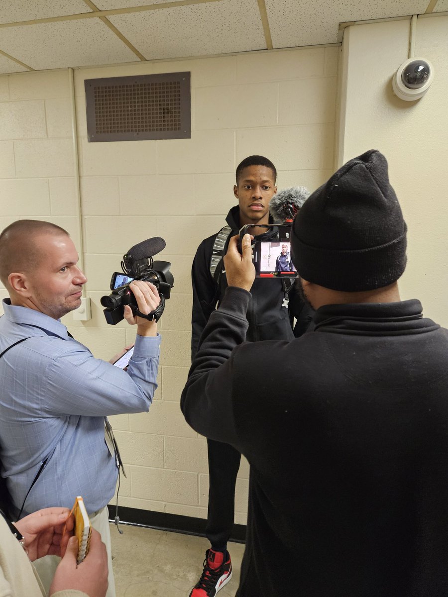 MVP,  MVP ,MVP <a href="/Deandre_J12/">Deandre jones</a> Jones was Outstanding today with 18pts 10 rebs 2 blocks against Huntington Prep. <a href="/NEOZoneHS/">NEO Zone HS Sports</a> <a href="/mgoul/">Matt Goul</a>