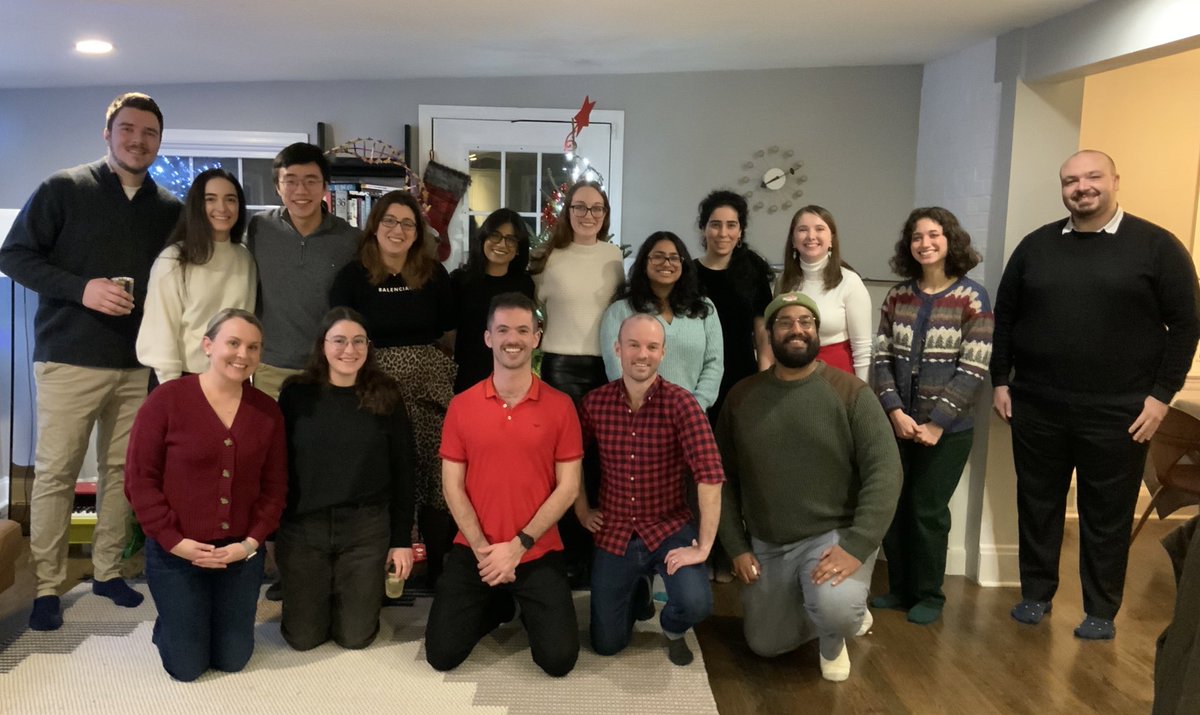 So fortunate to celebrate the holiday season with the @MolecularOncLab! Cannot think of a more dynamic, creative and more importantly good-hearted group of people🙏