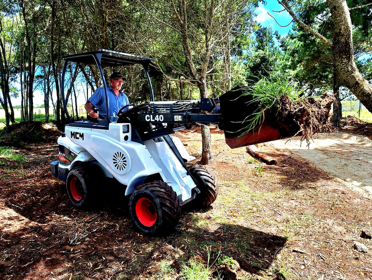 MCMAfrica's tweet image. MCM CL40 #compactloader. The best multi function machibe for #landscaping.

See: mcmco.co.za/machines/compa…