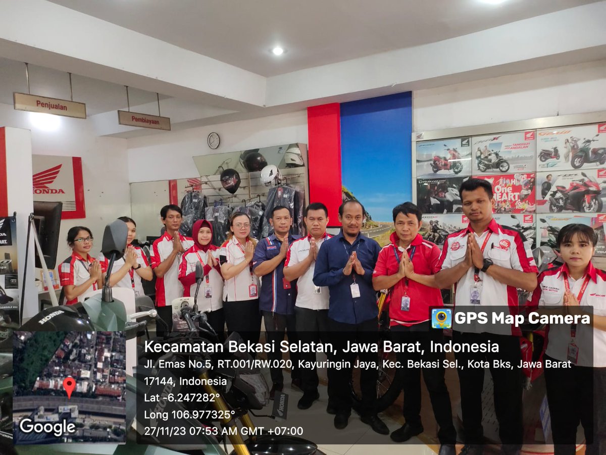 sani__45's tweet photo. @Kingoflike_Neo @picknava @decemoenkk @aishaaira_ Mampir lah di BSK bang Ridho kali mau beli motor baru 😁 https://t.co/jMCXs0wDoV