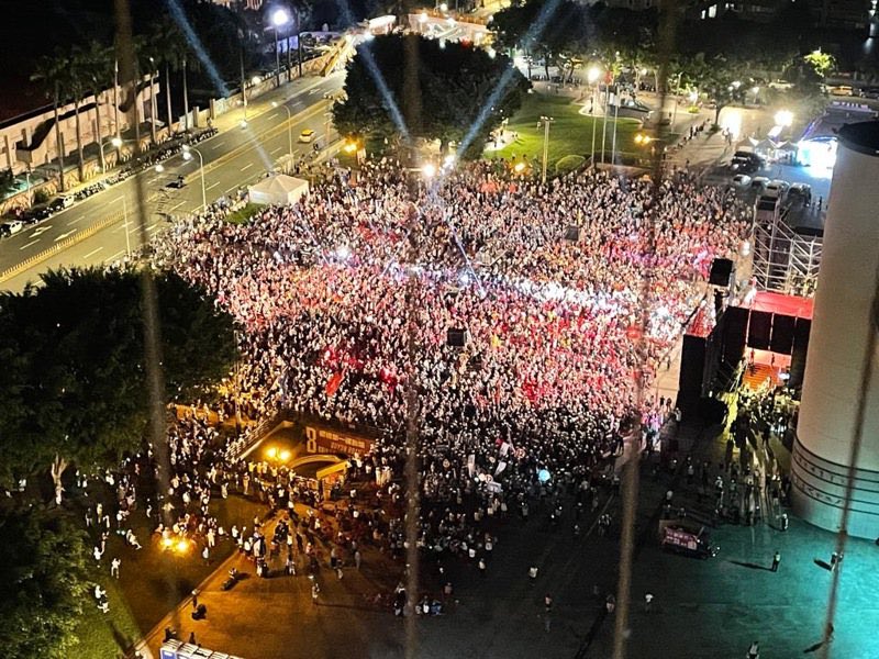 e_l_2021's tweet image. 募集　日本人1-2名

募集内容：来年台湾大統領選挙の前夜祭を体験したい方。

費用：無料
時間：2024/1/12 18時以降(暫定)
場所：台北市、待ち合わせ場所は別途でご連絡します

日本で絶対考えれない楽しさ、 4年1度の選挙祭を体験してみませんか？
当地の台湾人が日本語でご案内します。
#台湾選挙