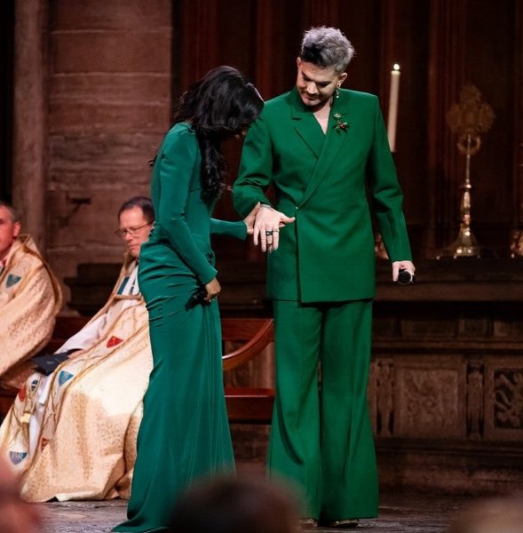 ADAM LAMBERT DAILY on X: "📷|First look at @AdamLambert and @BeverleyKnight performing "The Christmas Song", at the Westminster Abbey, for the #TogetherAtChristmas Carol Service. 💚 Via AP Images & Profimedia https://t.co/PnP5PqGIkd" /