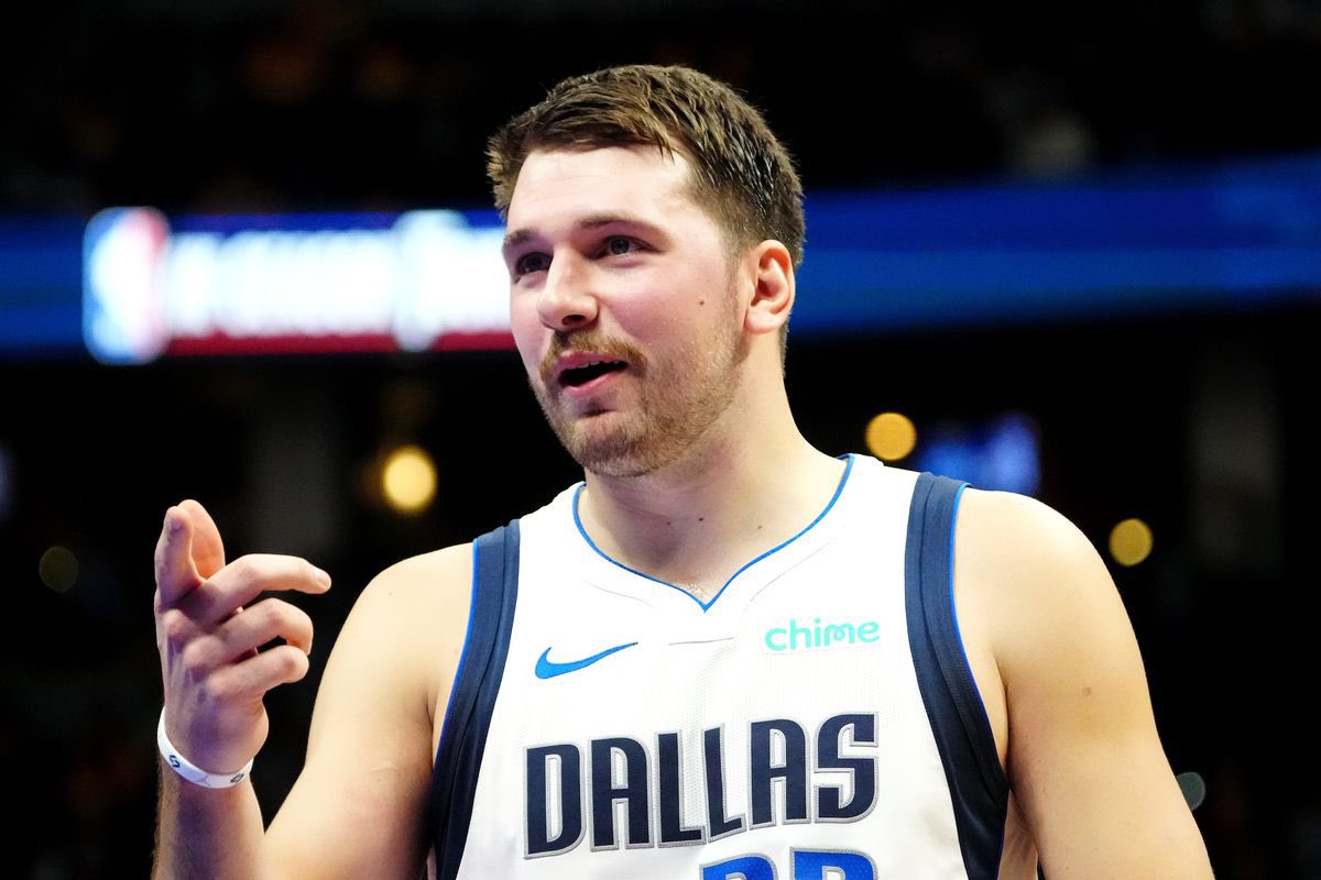 NationMffl's tweet image. Luka Doncic in his last five games:

40 PTS, 12 REB, 10 AST
39 PTS, 13 AST, 6 REB
33 PTS, 17 AST, 6 REB
35 PTS, 8 REB, 6 AST
32 PTS, 10 AST, 6 REB

MVP SZN 🔥

#MFFL