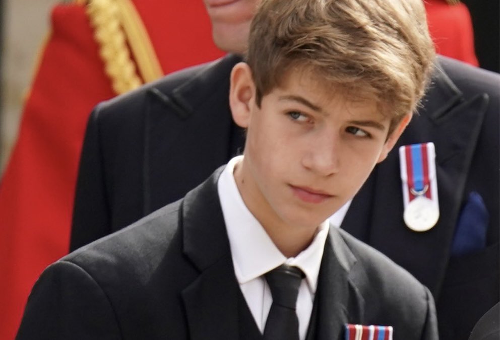 Happy Birthday James Alexander Philip Theo Mountbatten-Windsor 🎁🎂
#EarlofWessex son of #DukeandDuchessofEdinburgh 💫❤️

📸ctto: