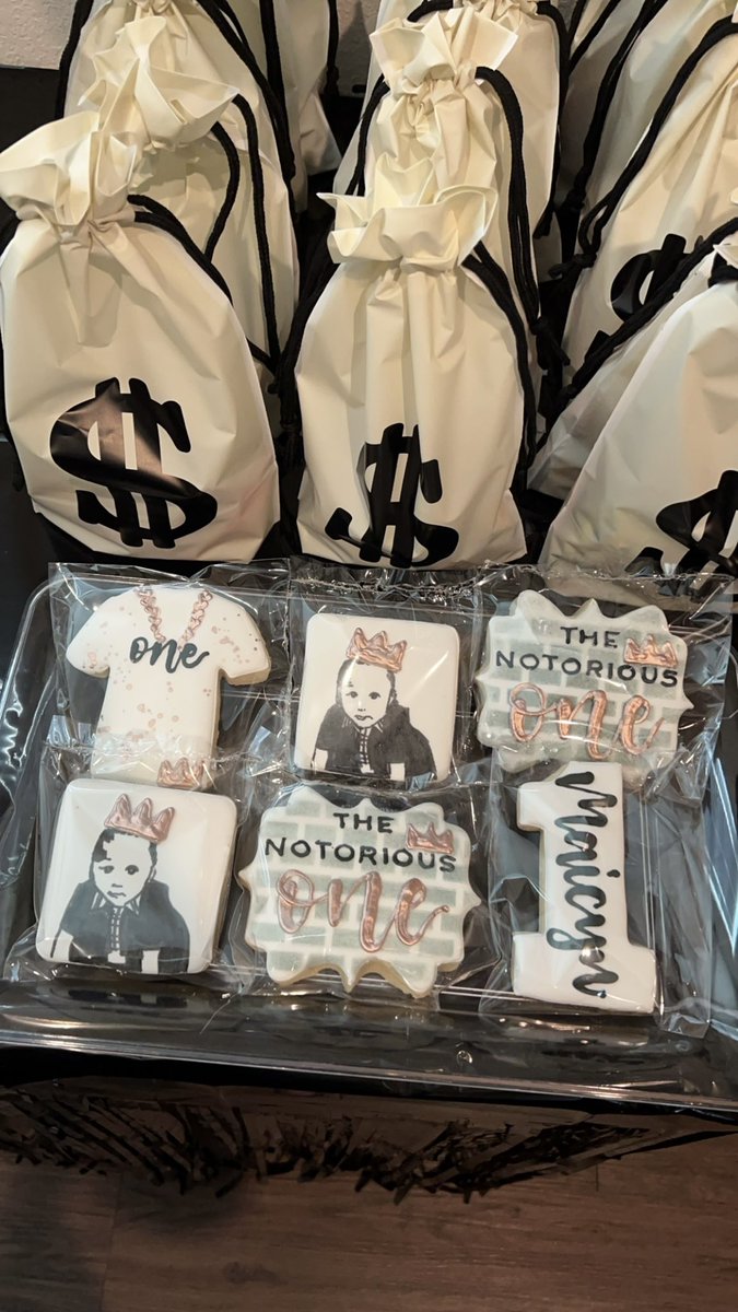 Chykalet's tweet image. Maicyn’s Big ONE!!! Happiest Birthday, sweet darling. I love you so much. #December16 #ItWasAllADream 👑💕