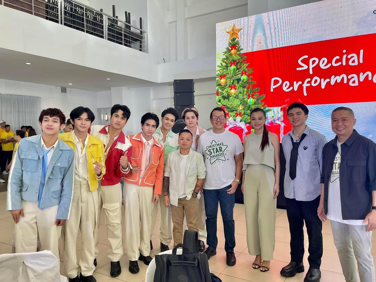 📌 PAN • 1621BC HIGHLIGHTS 
from the past two weeks ⭐️

• It’s Showtime debut performance
• Salip Rimat Talent Search in Candon City, Ilocos Sur guesting
• ABS-CBN Star Pop’s Christmas party 
• The Philippine Star’s Christmas party

CTTO 📸

#1621BC_PAN
#1621BC