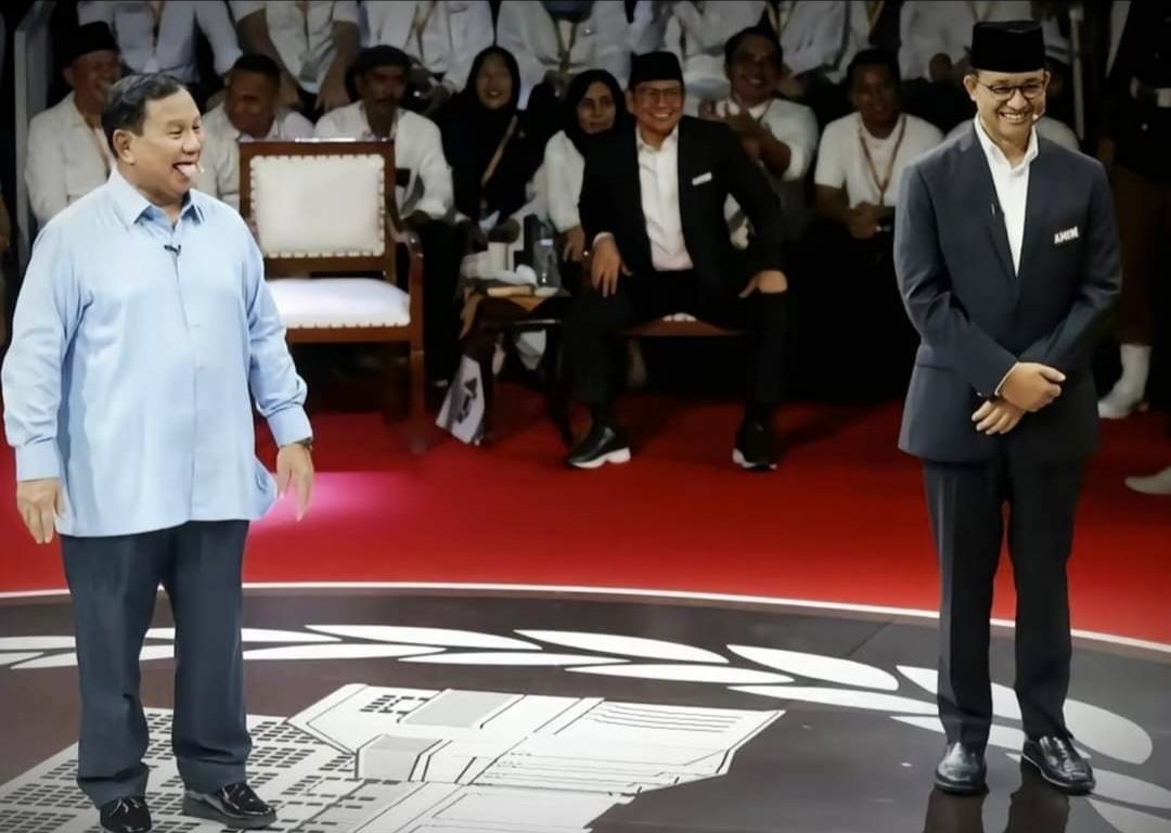 Epic Banget Gambar ini.
Menurut Kelen siapakah dari 2 sosok dibawah ini yang paling cocok untuk menjadi Pemimpin RI nanti :

Prabowo = Like ❤

Anies = Repost / retwit 🔁

(Cukup gunakan mata untuk memilihnya)