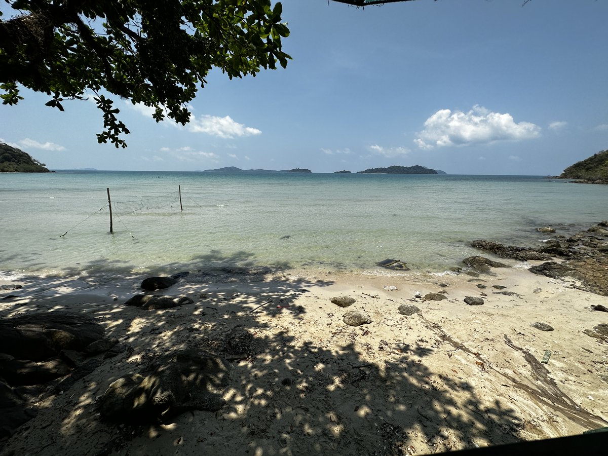 r2k0's tweet image. think lightly of yourself and deeply of the world