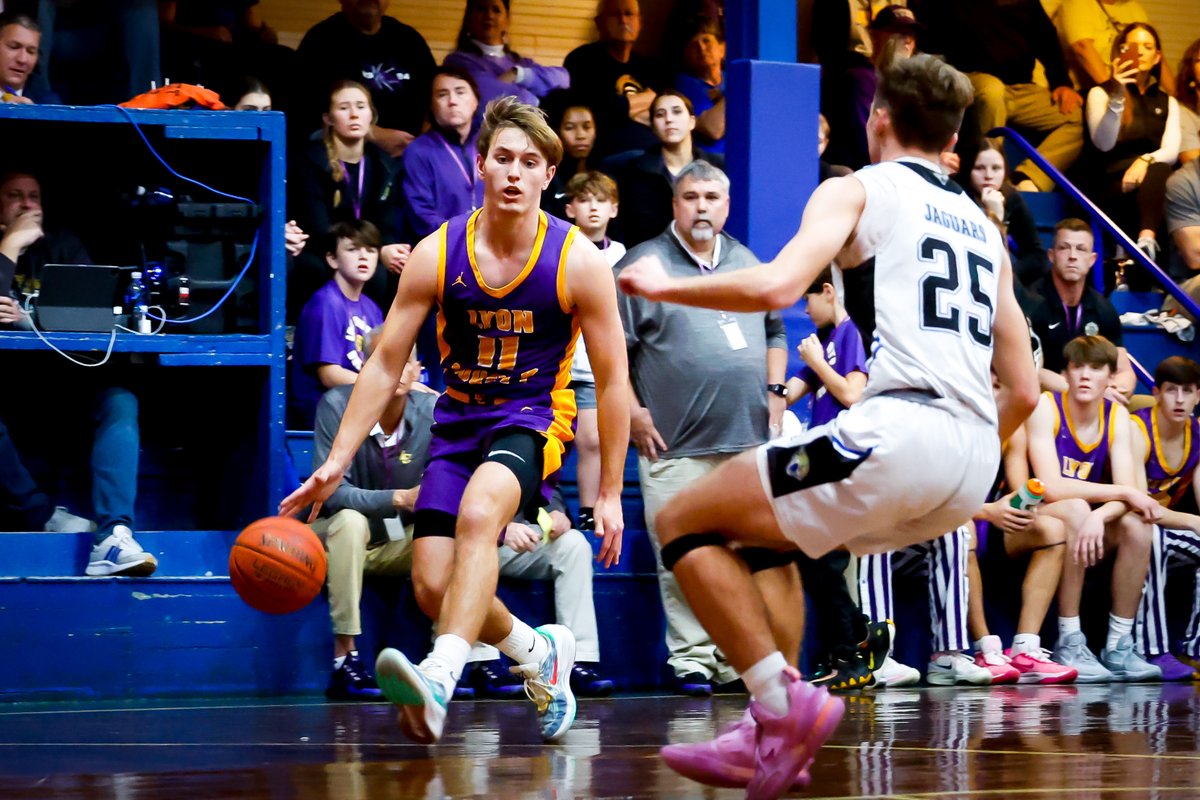 A few pictures of a special night in Wayland, where future Kentucky Wildcat Travis Perry, the state's all-time scoring leader, put up 30 points on King Kelly Coleman's, the previous record holder, court.

📸 <a href="/LesNicholson/">LesNicholsonPhotog</a>